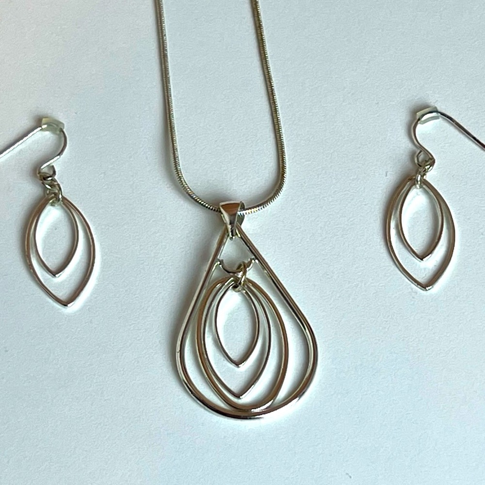 Necklace & Earring Set